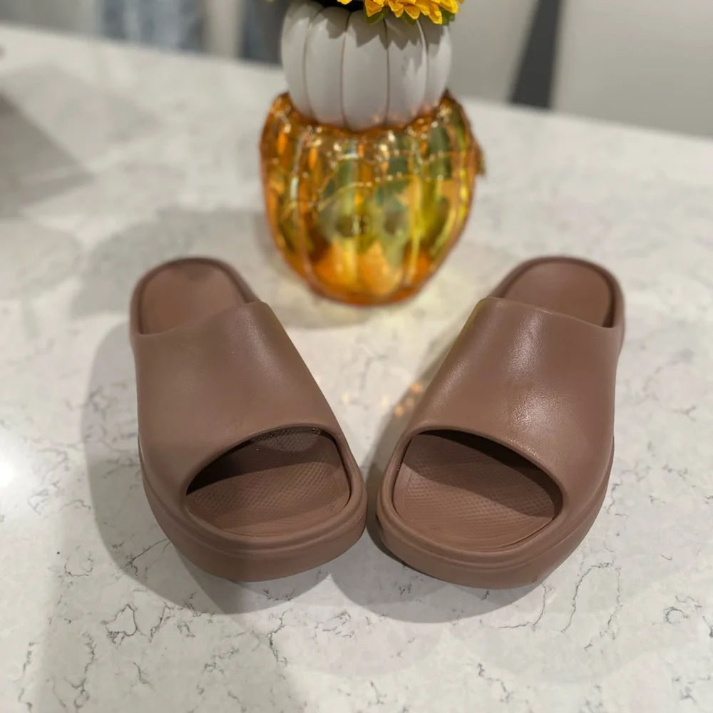 Slides - Picture 4 of 10